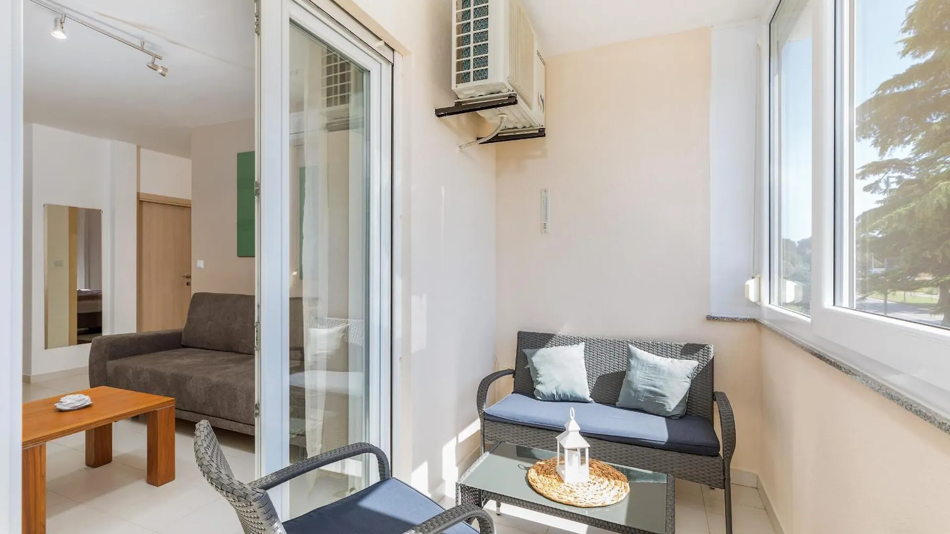 Sunny - 2Min From The Beach Apartment Fazana